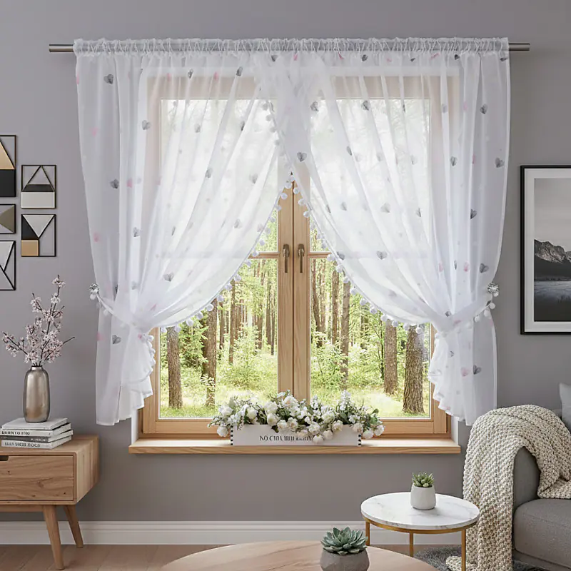 Firana z pomponami w serca 400x150 cm - obrazek 4