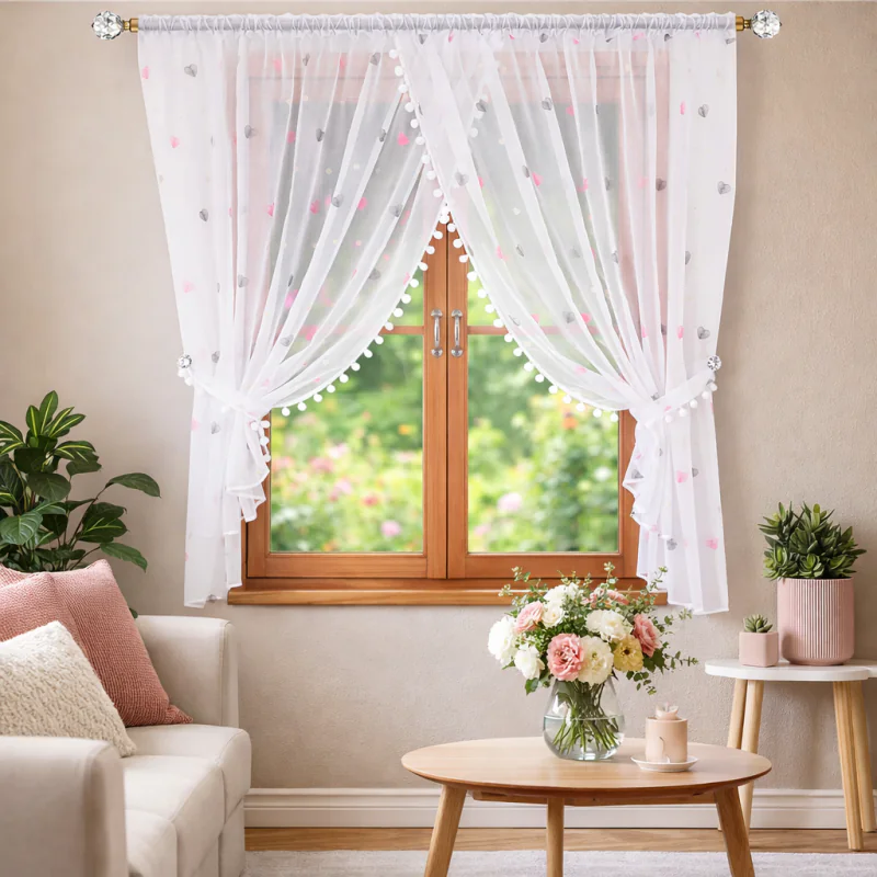 Firana z pomponami w serca 400x150 cm - obrazek 6